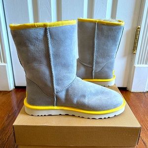Womens UGG Classic Short Boots - Grey w Yellow
